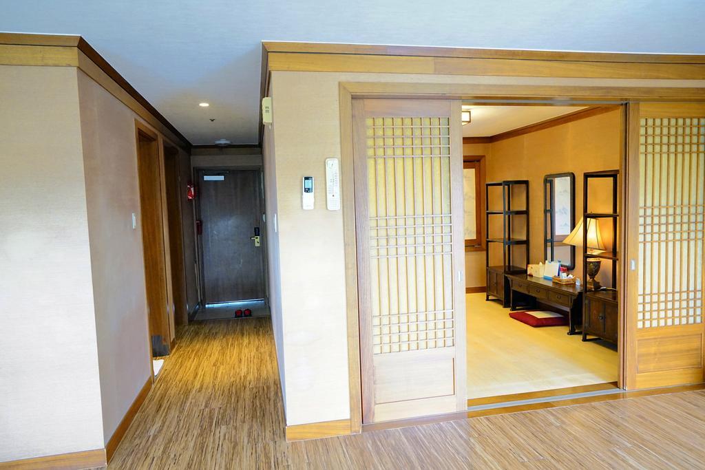 Lake Hills Jeju Resort Seogwipo Ngoại thất bức ảnh