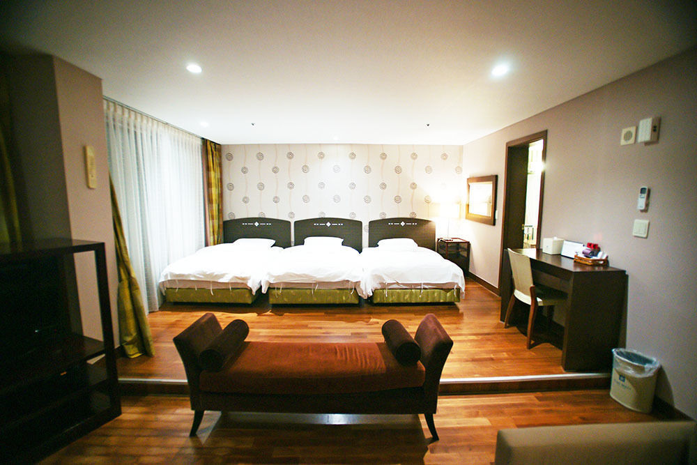 Lake Hills Jeju Resort Seogwipo Ngoại thất bức ảnh