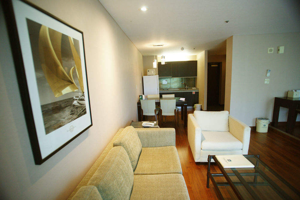 Lake Hills Jeju Resort Seogwipo Ngoại thất bức ảnh