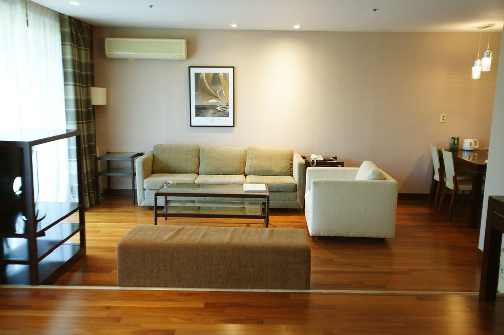 Lake Hills Jeju Resort Seogwipo Ngoại thất bức ảnh