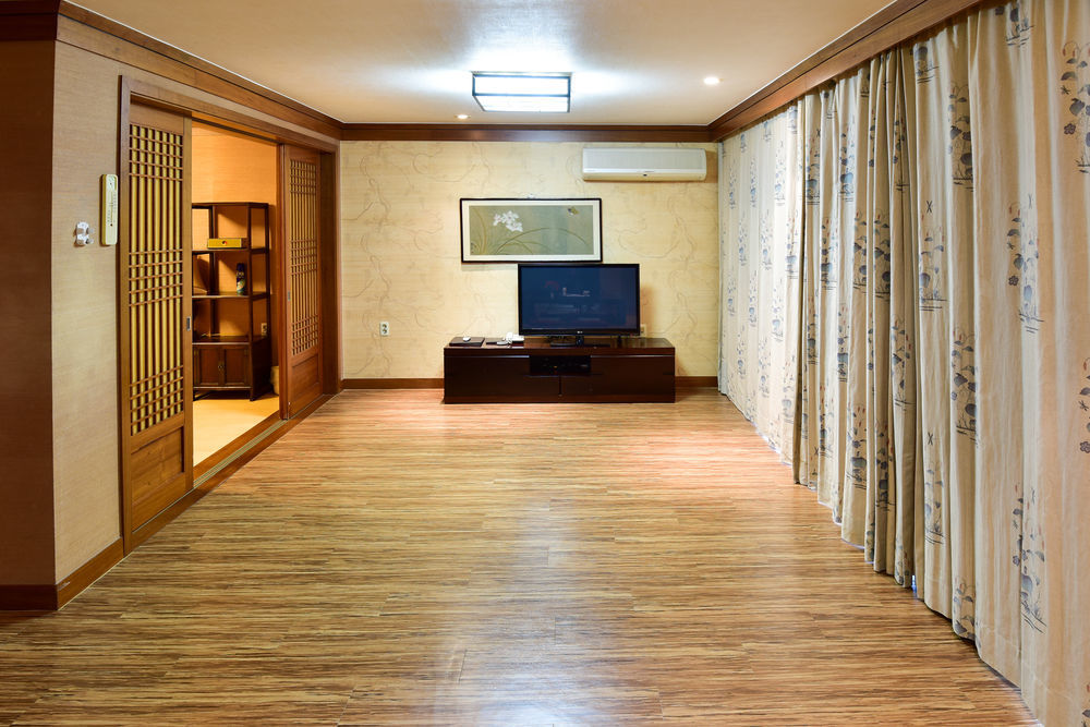 Lake Hills Jeju Resort Seogwipo Ngoại thất bức ảnh