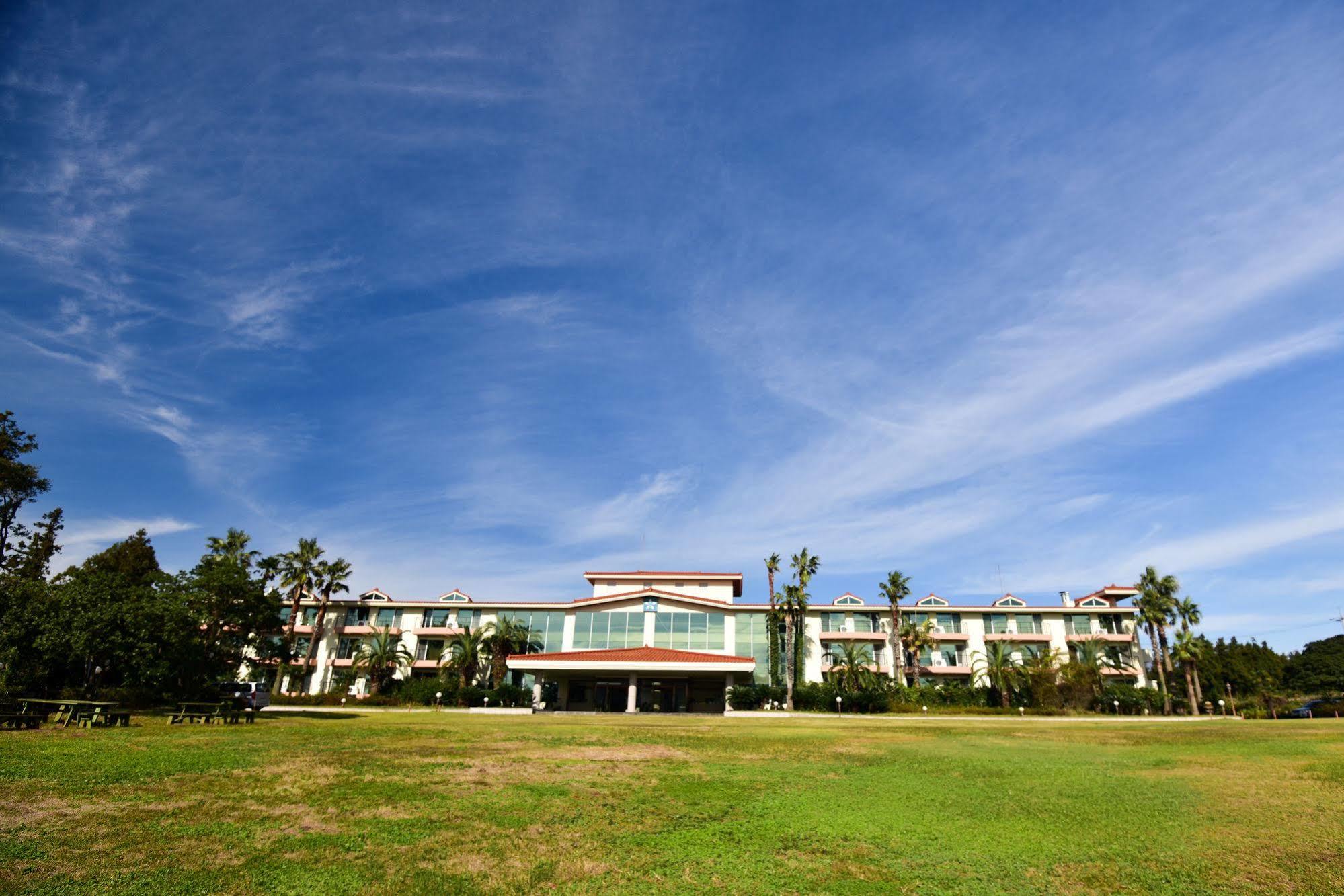 Lake Hills Jeju Resort Seogwipo Ngoại thất bức ảnh