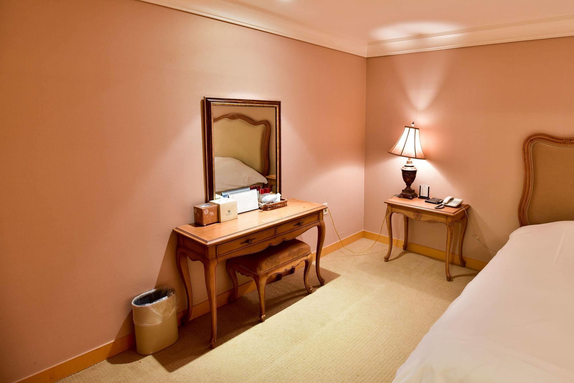 Lake Hills Jeju Resort Seogwipo Ngoại thất bức ảnh