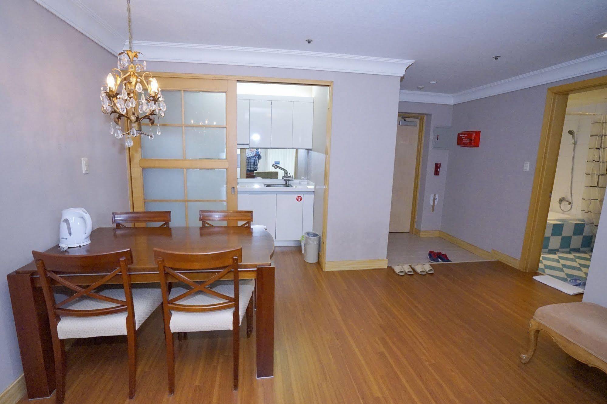 Lake Hills Jeju Resort Seogwipo Ngoại thất bức ảnh
