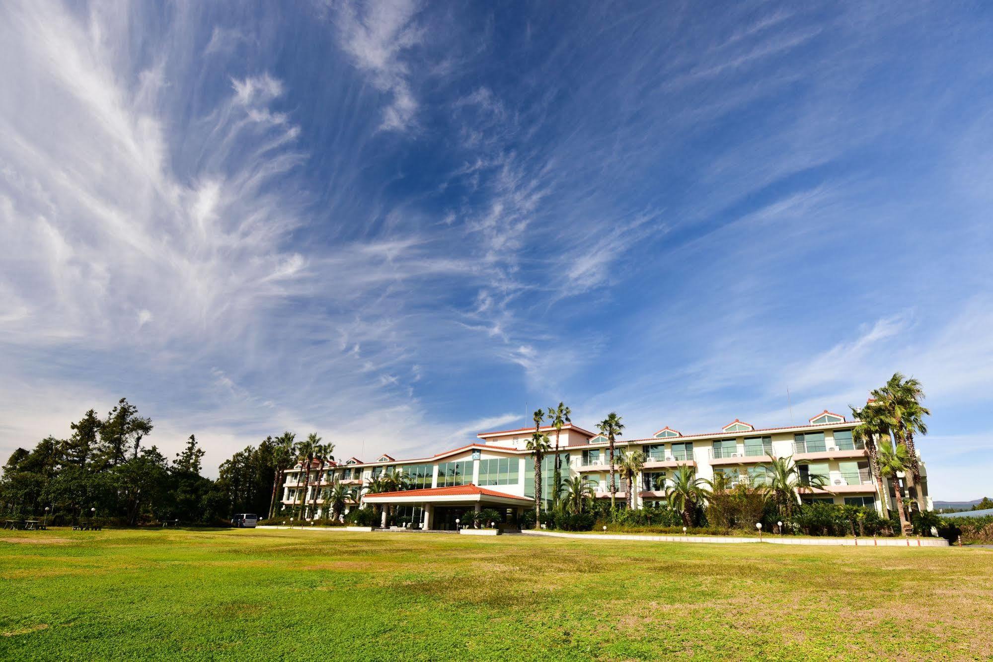 Lake Hills Jeju Resort Seogwipo Ngoại thất bức ảnh